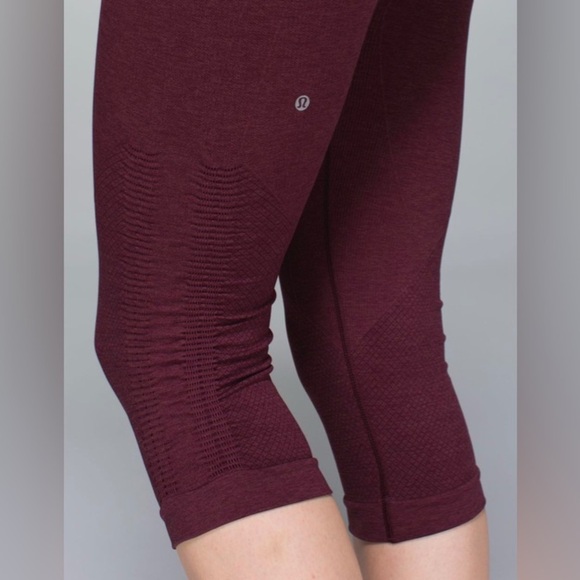EUC Lululemon In The Flow Crop II Womens Small Heathered Bordeaux Drama Leggings - Picture 3 of 4